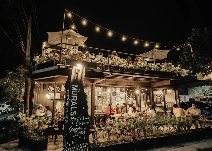 Murals Hostel And Cafe